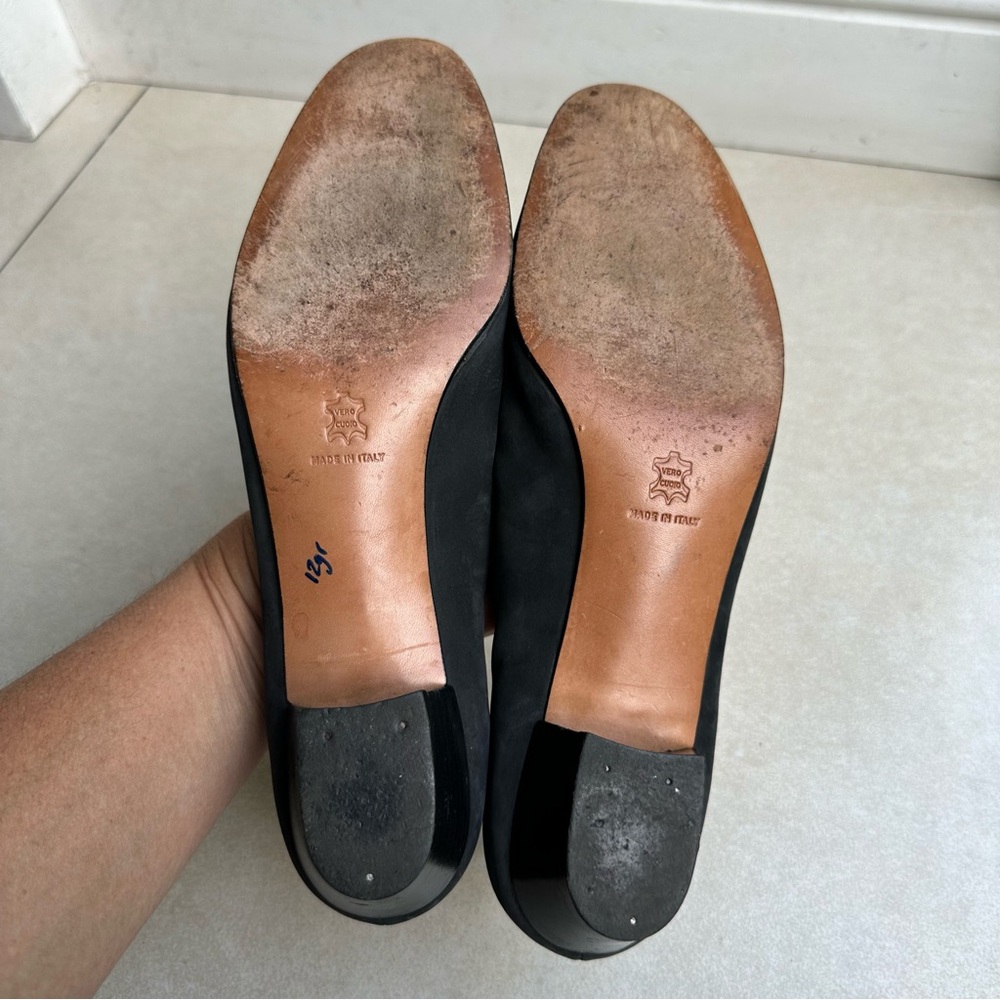 Vintage Salvatore Ferragamo Women’s Black Suede Bow Kitty Heel Pumps 11 - Picture 8 of 8